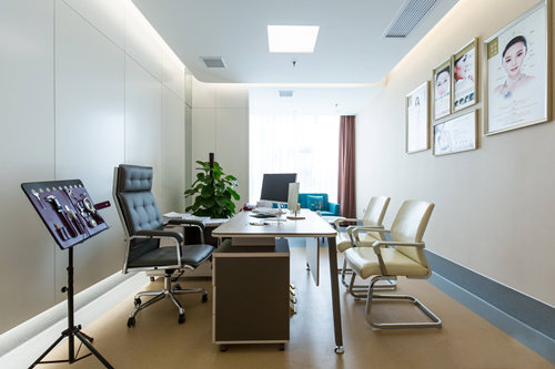 宜昌伊莱美整形医疗美容门诊部预约挂号方式：