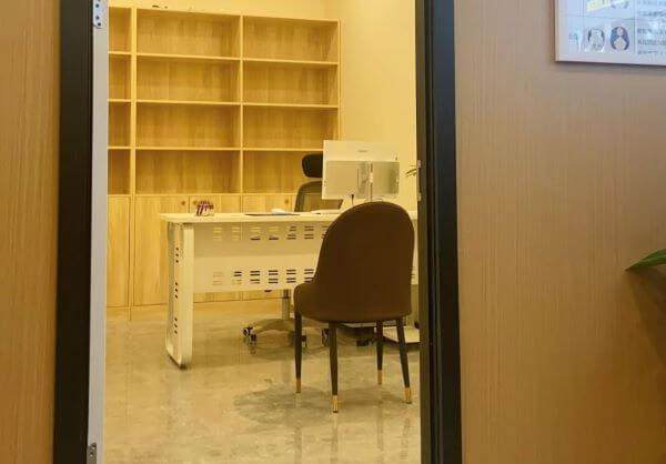 沈阳鑫普临植发医院预约挂号方式：