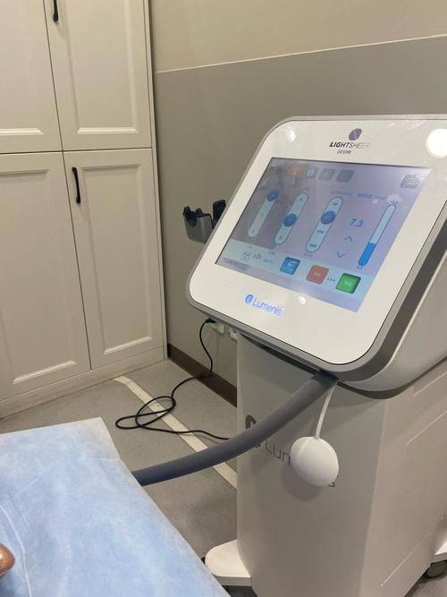 上海长征医院南京分院皮肤激光美容中 心医生名单及擅长领域：