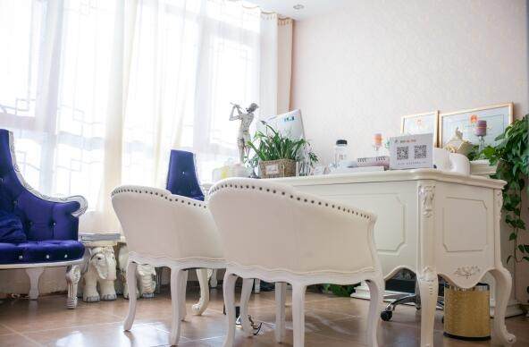 北京龙泽日盛医疗美容诊所医生名单及擅长领域：