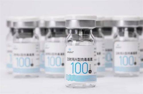 三、假体隆胸出现晃动感、活动异响是正常吗？