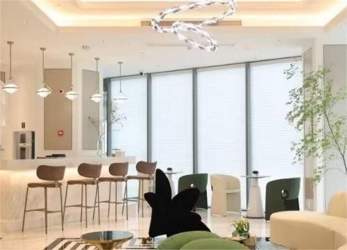 三、真实体验分享:眼周肌肤的焕变时刻